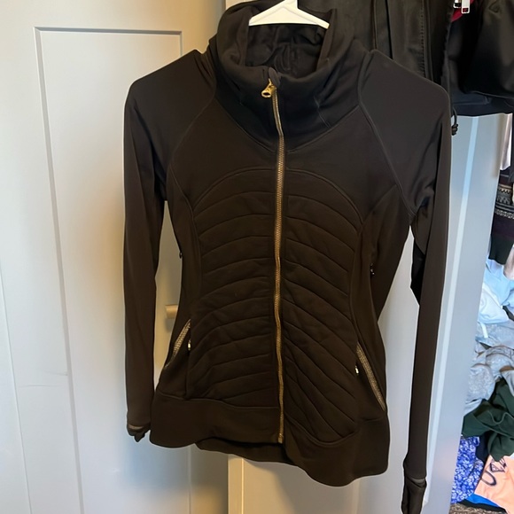Lululemon jacket - Picture 1 of 4